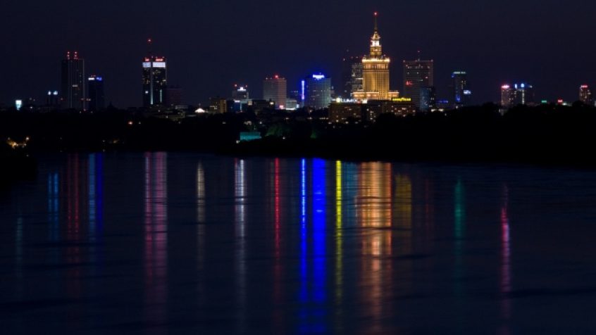 Oświetlona Warszawa nocą