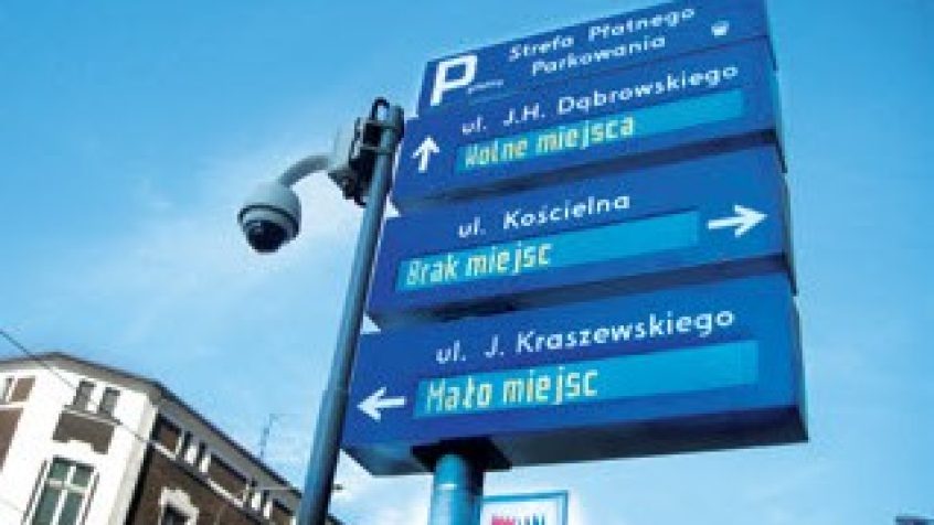 System parkingowy zainstalowany w Poznaniu na dzielnicy Jeżyce poprawia dostępność miejsc parkingowych i pozwala zredukować emisje związane z ruchem samochodów