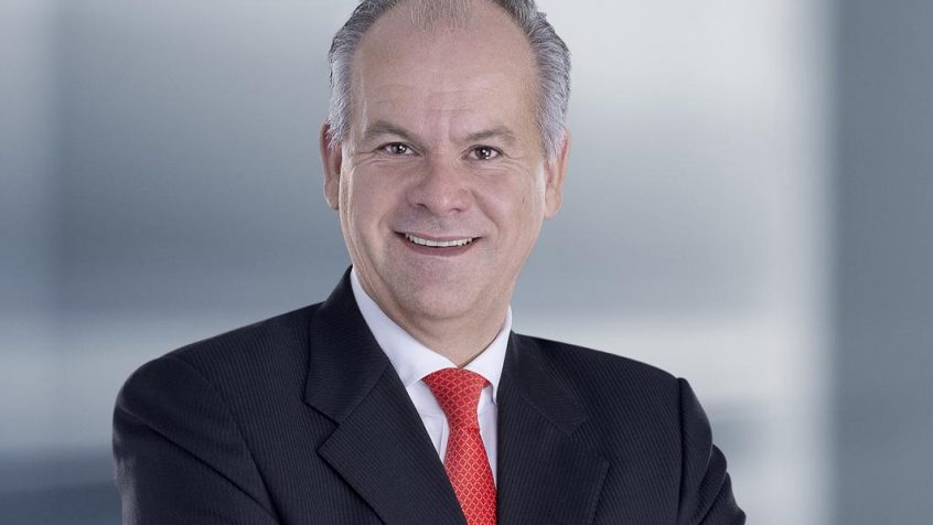 Christoph Caselitz jest Członkiem Zarządu ds. Sprzedaży Międzynarodowej w Rittal w Herborn