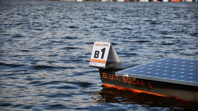 "Od świtu do zmierzchu" czyli Regaty łodzi solarnych Iława 2013