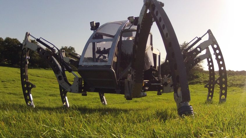 Sześcionożny robot o nazwie “Mantis” jest wykorzystywany w przemyśle filmowym, ale także w innych branżach, np. w bezzałogowych wypraw podmorskich lub do pracy w środowiskach wrażliwych na uszkodzenie ternu. Bosch Rexroth jest dostawcą kluczowych komponentów hydraulicznych oraz fachowej wiedzy w dziedzinie hydrauliki dla tego robota.