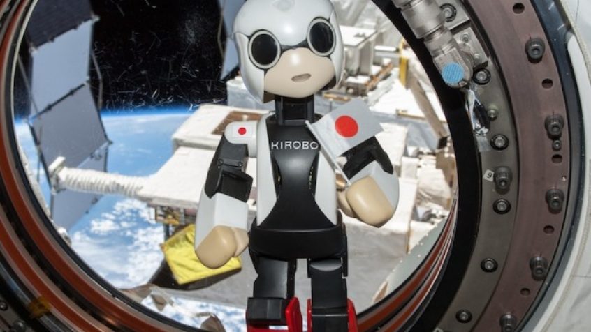 Robot Toyota Kirobo w przestrzeni kosmicznej