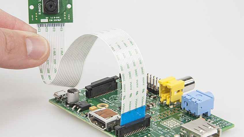 Raspberry Pi model A z modułem kamery