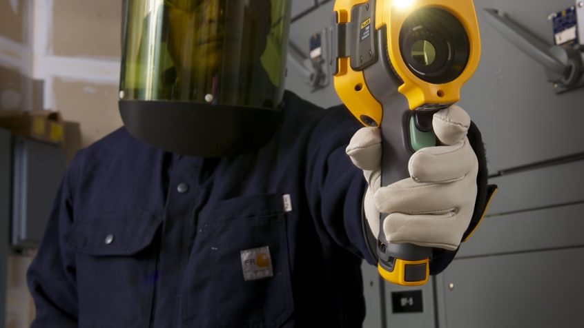 Kamera termowizyjna Fluke z automatycznym systemem regulacji ostrości