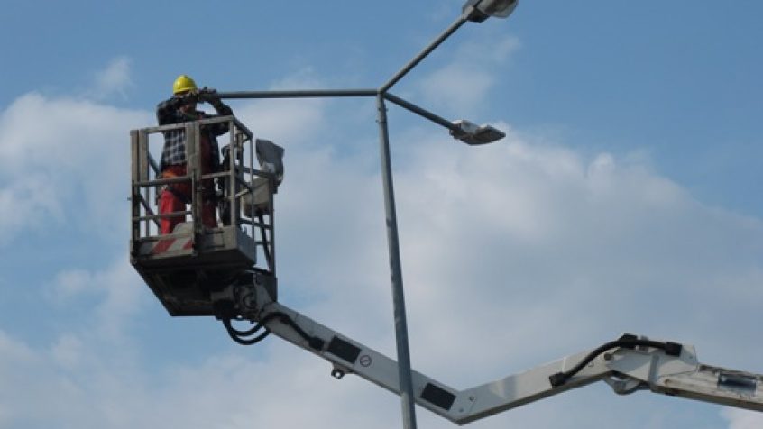 Instalacja lamp ledowych na Węźle Kowale.