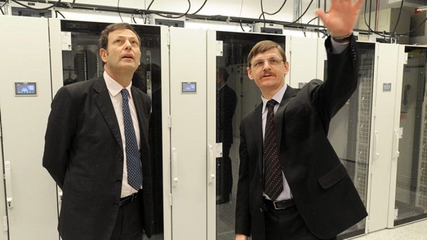 Rozstrzygnięto postępowanie na dostawę połowy podzespołów do budowanego w ramach projektu Centrum Informatyczne Świerk największego polskiego superkomputera.