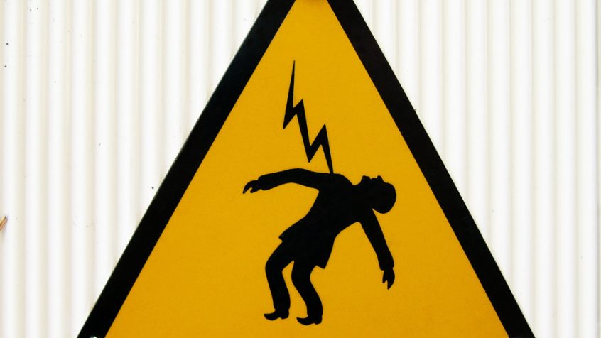 Działanie prądu elektrycznego na człowieka