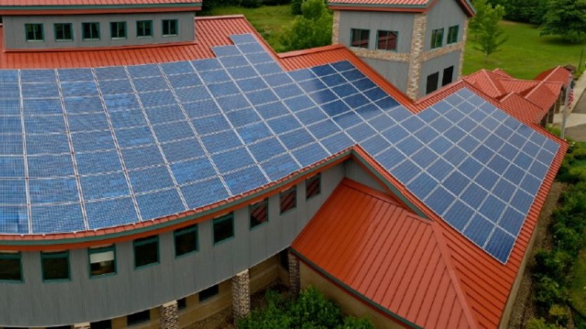 Instalacja solarna na dachu