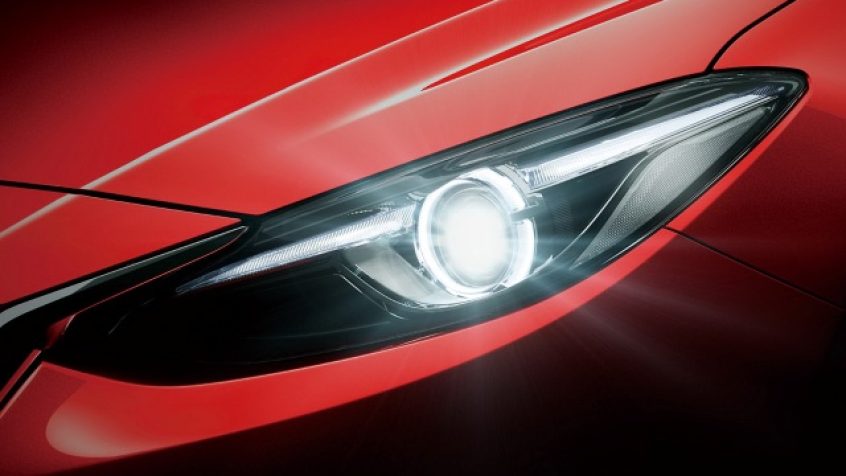 Mazda wprowadza nowe adaptacyjne światła LED