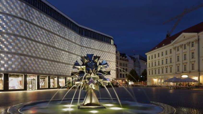 Plac Richard-Wagner-Platz w Lipsku po rewitalizacji