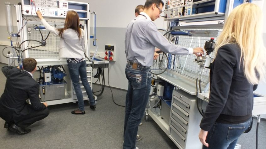 Nowe laboratorium szkoleniowe w firmie Bosch Rexroth Sp. z o. o.