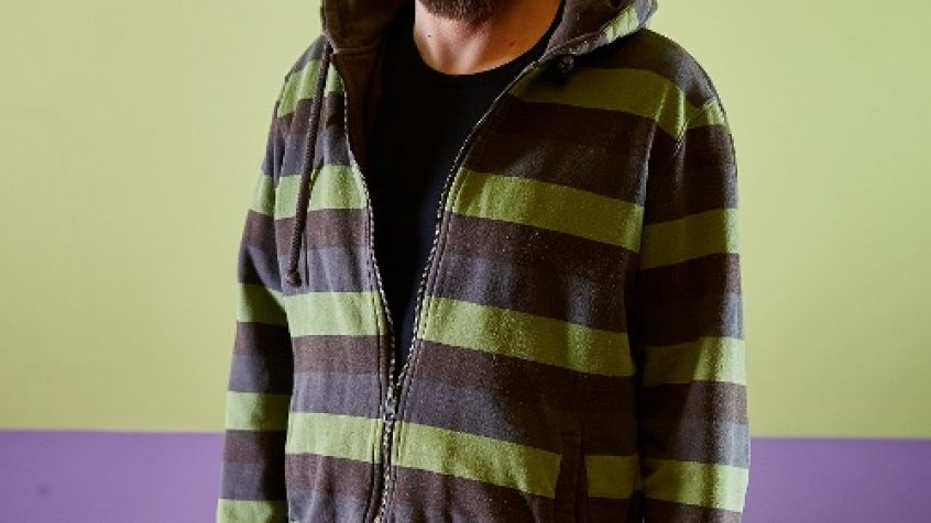 Adam Jędrzejczak jako Michał Kozłowski w programie "Kryptonim Szef”