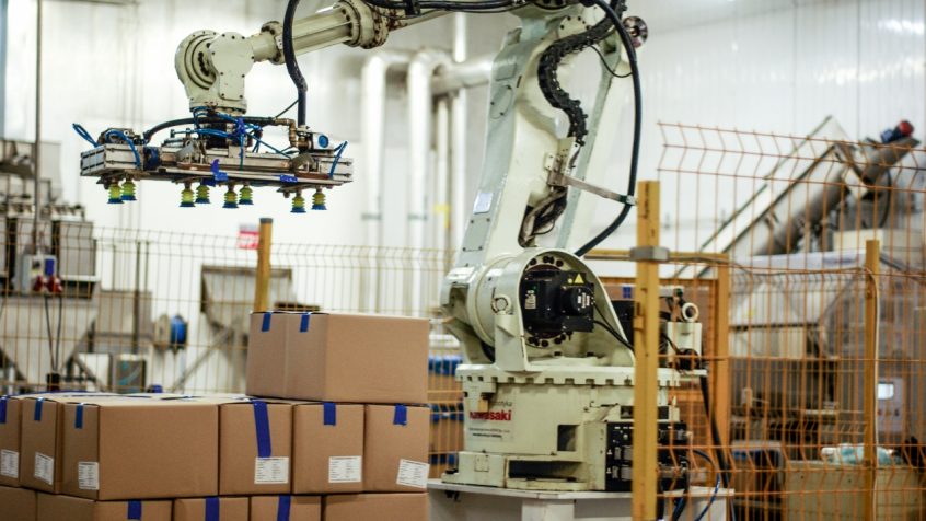 STUDIUM PRZYPADKU: Robot przemysłowy  i paletyzacja w firmie z branży spożywczej