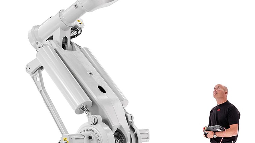 IRB 8700, największy robot ABB, już dostępny dla przemysłu samochodowego i odlewniczego w Polsce