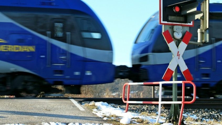 Sygnalizacja świetlna na przejeździe kolejowym