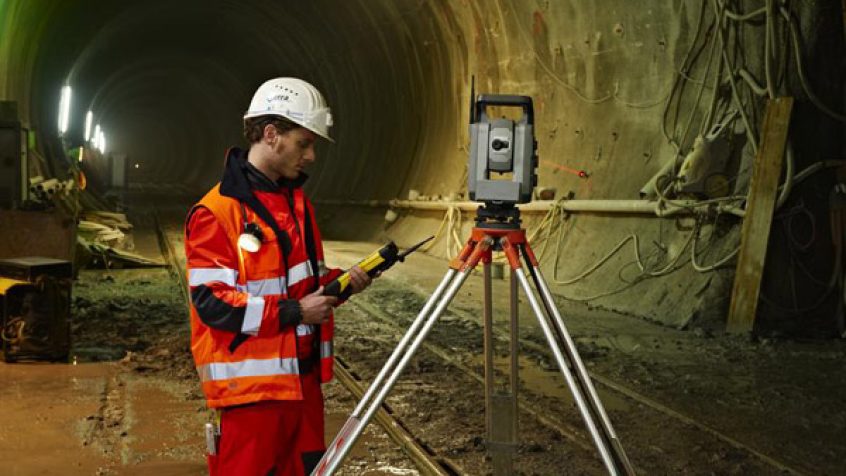 Tachimetr elektroniczny Trimble S8