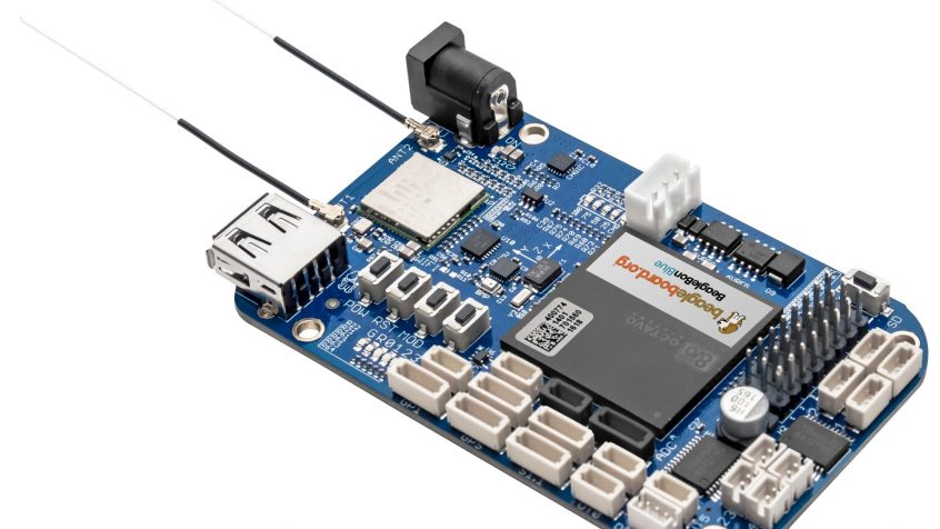 Płytka BeagleBone Blue ułatwia budowanie robotów w systemie Linux