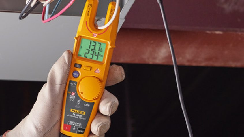 Fluke wprowadza na rynek nową technologię FieldSense, zastosowaną w nowej linii testerów elektrycznych